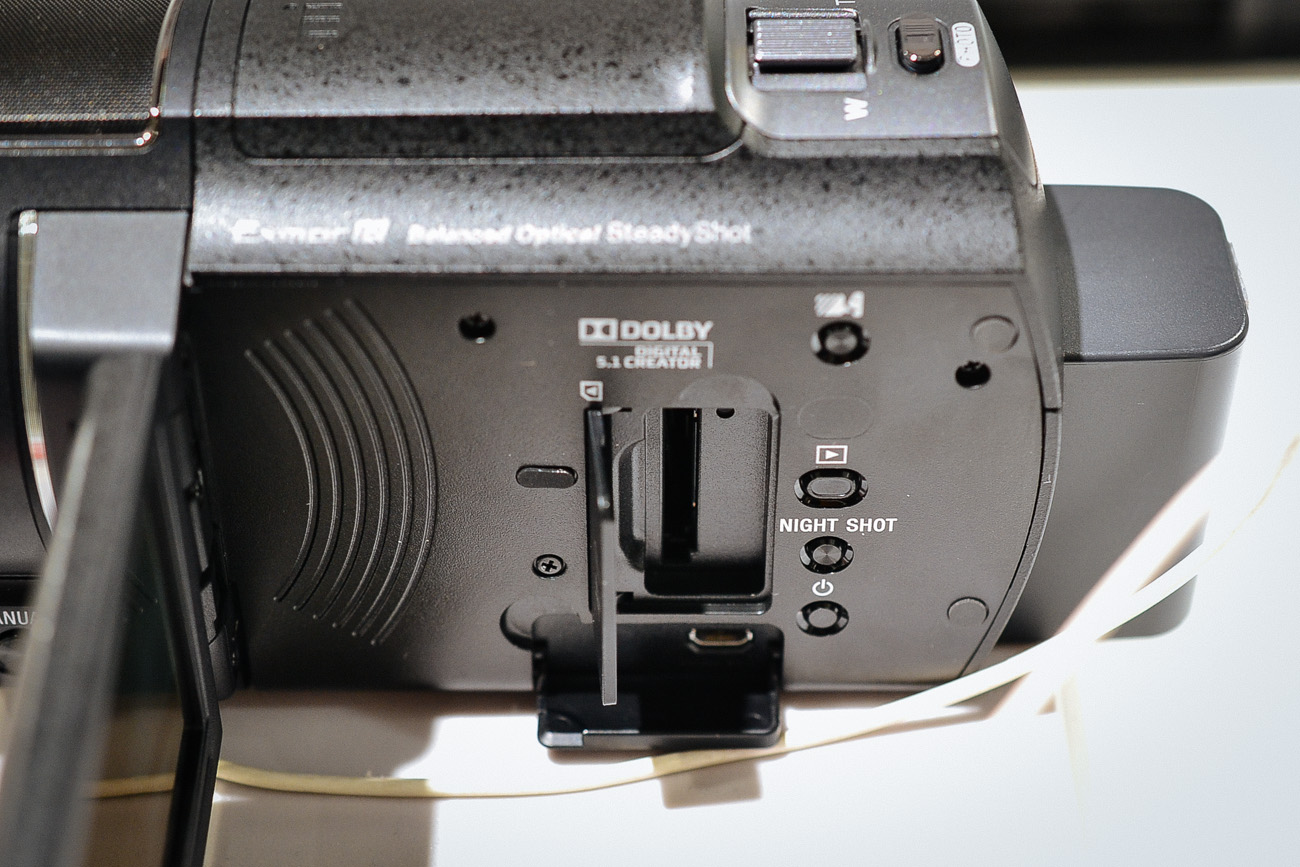 SONY FDR-AX30 4Kハンディカム実機写真 | Shotalog Mono